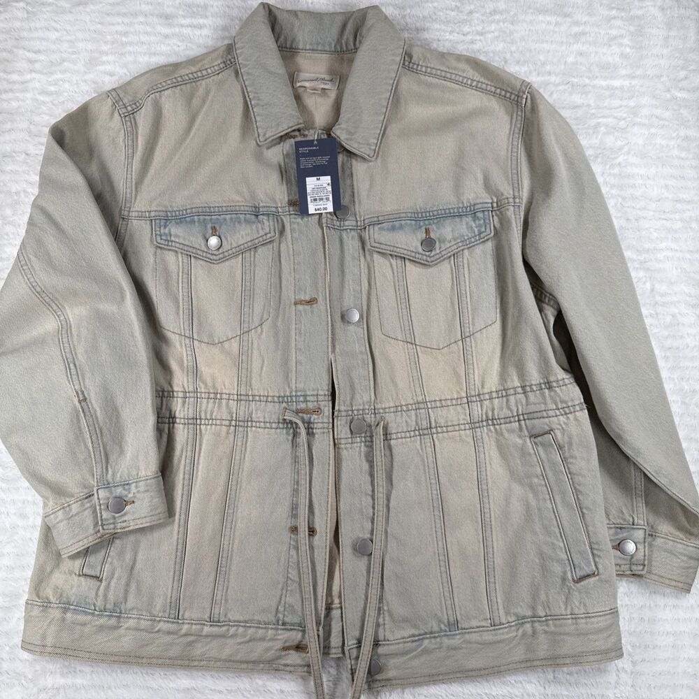 NWT Universal Thread Cinched Waist Denim Jacket Light Wash Women’s Size Medium